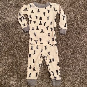 Burts Bees pine tree jammies